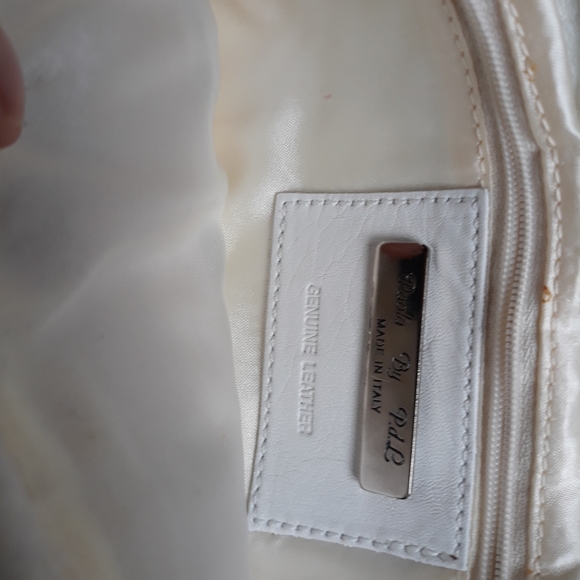 Price drop! Must go. Gorgeous paola by Pdl white fur handbag very good condition - Picture 14 of 14